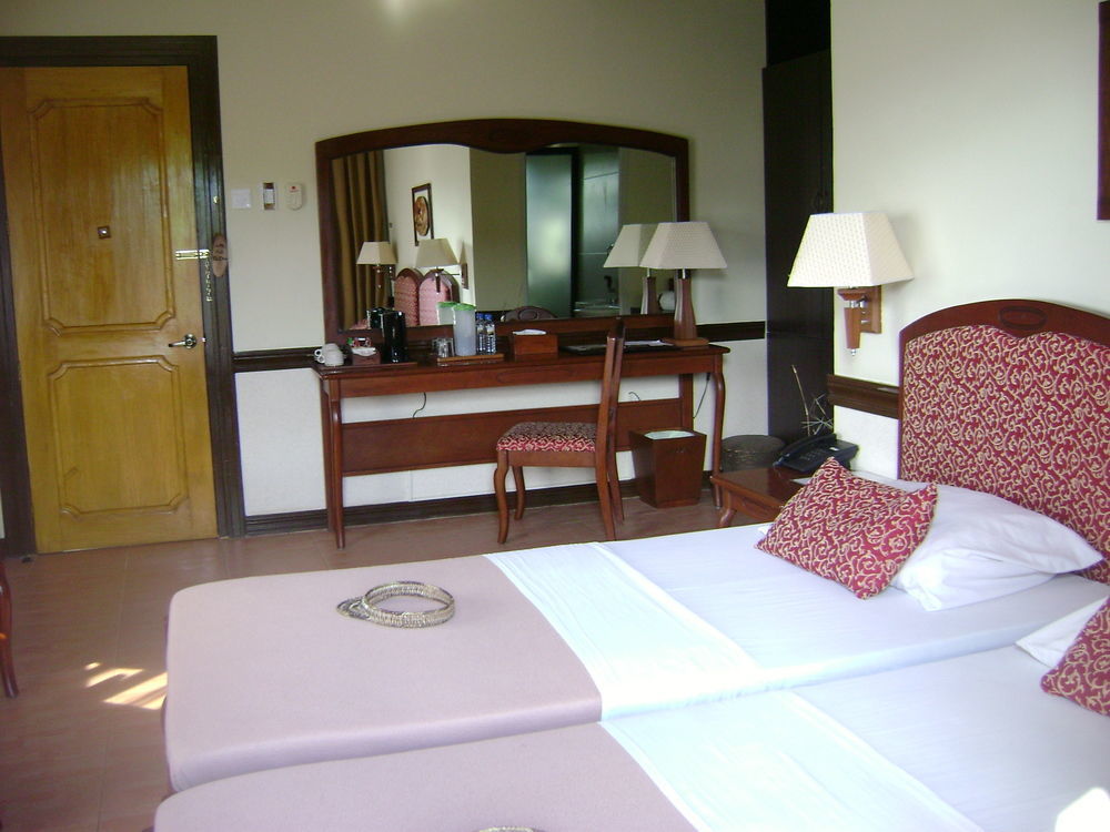 G'S Grand Resort And Convention Center Panglao Extérieur photo