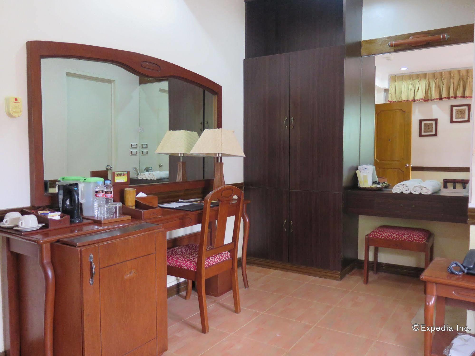 G'S Grand Resort And Convention Center Panglao Extérieur photo